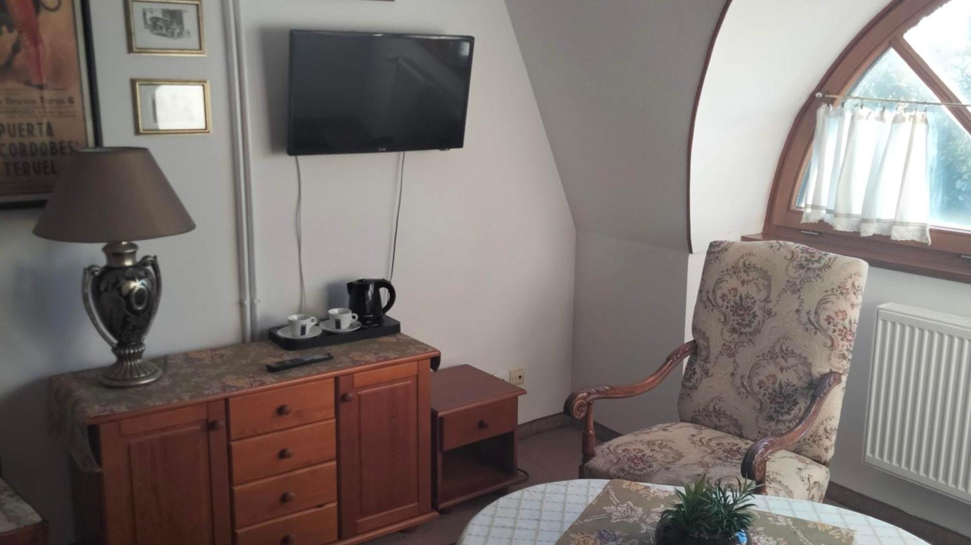 Dworek Pod Herbem Gądkowice 外观 照片